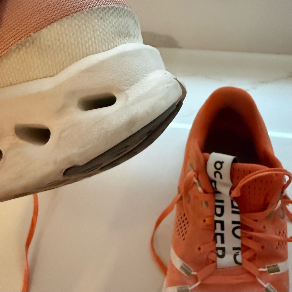On Running Cloudsurfer Flame Orange Preowned runn… - image 8